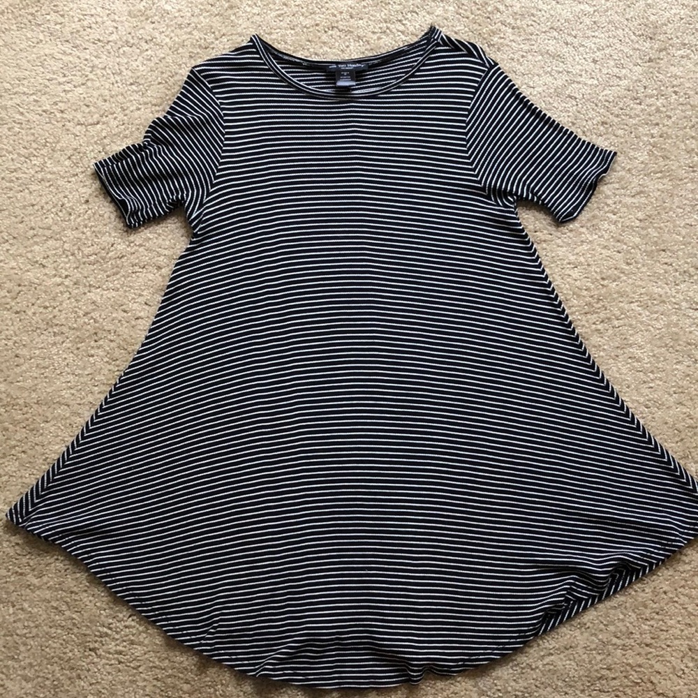 Black and white t-shirt dress!
